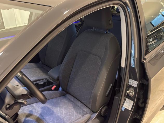Volkswagen Golf 1.5 TGI DSG Navi Fari LED Adap. Cruise Sensori - Foto 3