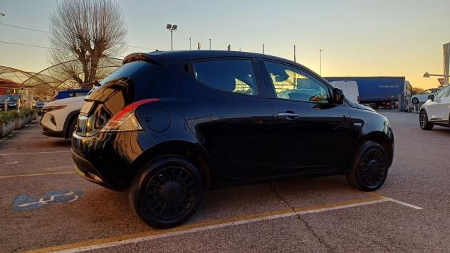 Lancia Ypsilon 1.0 FireFly 5 porte S&S Hybrid Silver - Foto 5