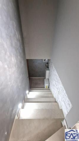 Porzione di villa bifamiliare completamente ristrutturata su più livelli - Foto 11