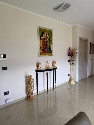 PADULA SCALO (SA) – APPARTAMENTO NUOVO, ARREDATO, CON ELETTRODOMESTICI E GARAGE