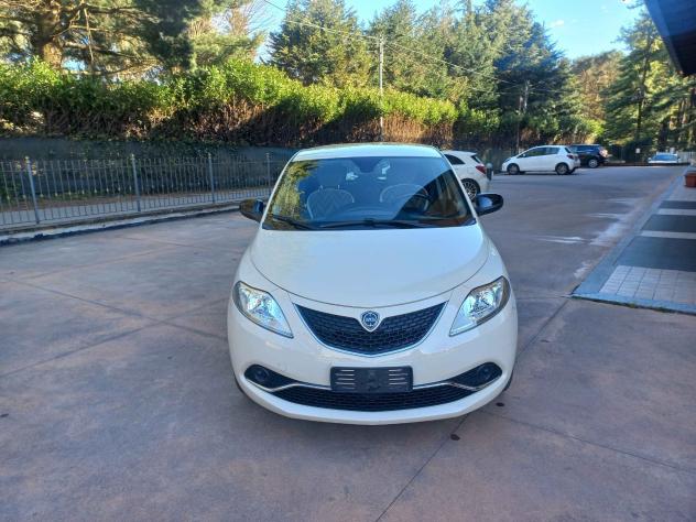 Lancia Ypsilon 1.2 69 CV 5 porte Gold opening edition - Foto 3