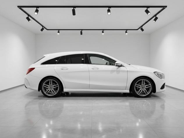 Mercedes-Benz CLA 220 d Shooting Brake AMG Line - Foto 4