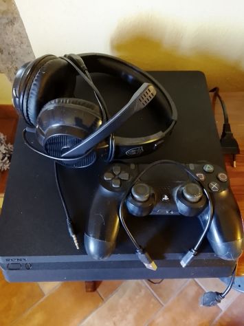 Playstation 4 , gioco gran turismo sport , joystick , pedaliera e volante