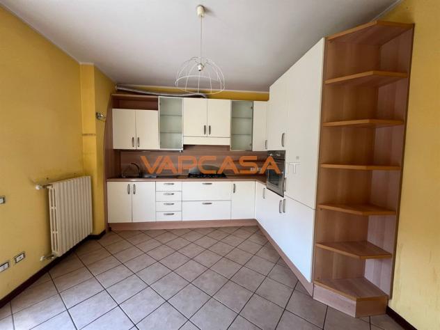 Quadrilocale su due livelli con terrazzo, box e cantina in centro ad Azzano San Paolo - Foto 7