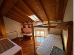 Attico arredato in centro – 4 posti letto, 2 bagni, terrazza, centro storico