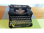 Macchina da scrivere antica: Triumph Durabel del 1935'