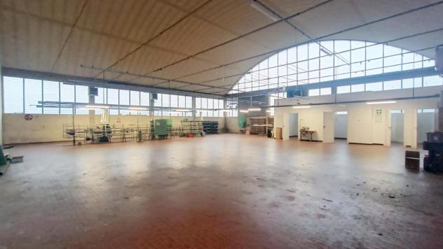 Capannone industriale in affitto a Capannori 800 mq Rif: 1395128