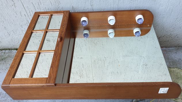 MOBILETTO CON SPECCHI DA BAGNO.