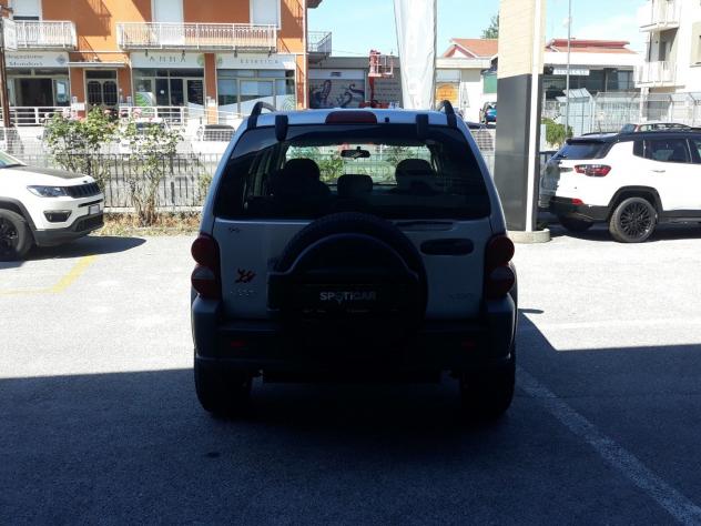 Jeep Cherokee SPORT - Foto 6