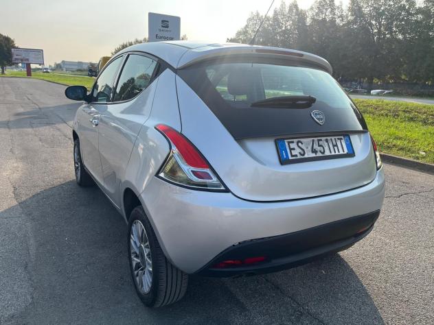Lancia Ypsilon 0.9 TwinAir 85 CV 5 porte Metano Ecochic Silver - Foto 6