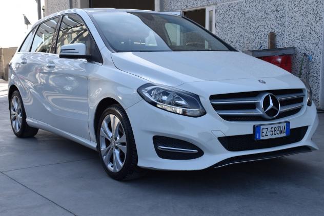 Mercedes-Benz Classe B B 180 d (cdi) Sport *NAVIGATORE, TELECAMERA* - Foto 3