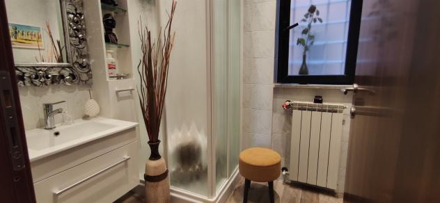Appartamento con terrazza finemente ristrutturato - Foto 11