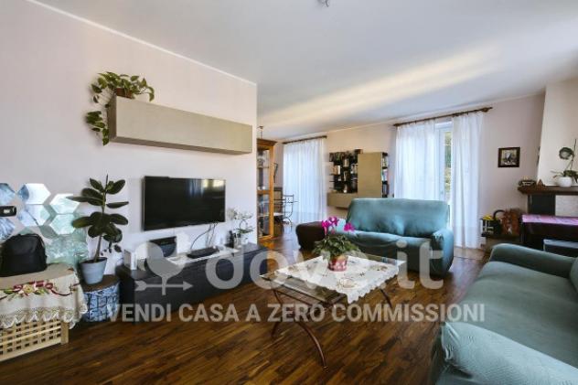 Villa di 244 m² con 5 locali e posto auto in vendita a Laveno-Mombello - Foto 16