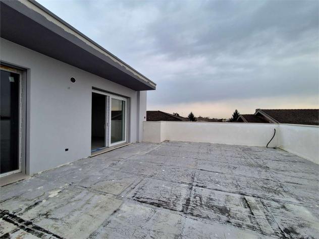 V005438 - VILLA ANGOLARE DI NUOVA COSTRUZIONE CON GIARDINO - Foto 14
