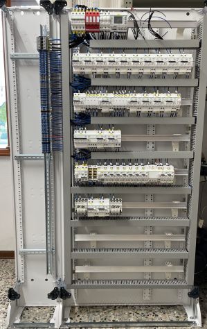 Cablatore quadri elettrici e assemblaggi meccanici in serie conto terzi - Foto 4