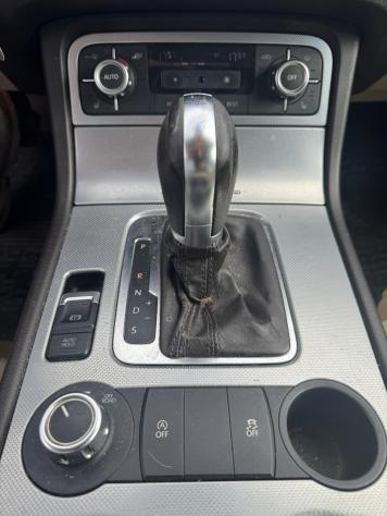 Volkswagen Touareg 3.0 TDI 245 CV tiptronic BlueMotion Techn. Executive - Foto 10