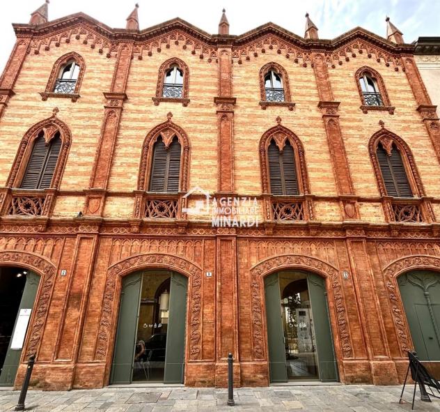 ATTICO ESCLUSIVO IN CENTRO STORICO | 3 CAMERE • 2 BAGNI • POSTO AUTO PRIVATO - Foto 2