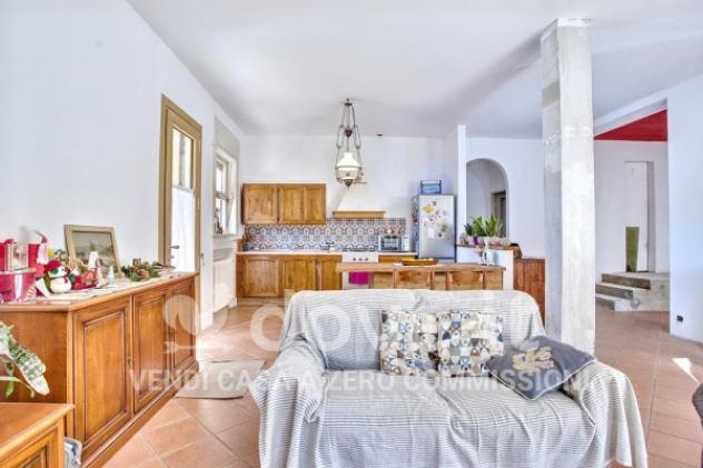 Villa di 240 m² con 4 locali e box auto doppio in vendita a Carnago - Foto 4