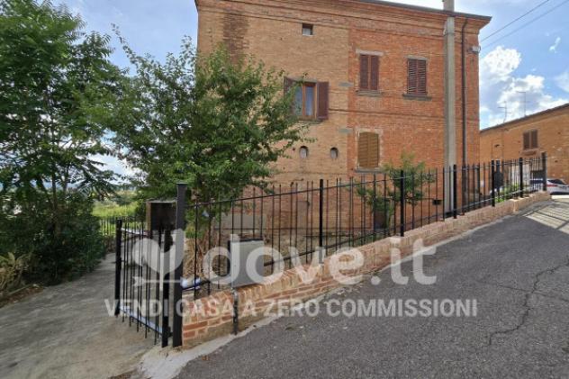 Villa di 400 m² con più di 5 locali e box auto in vendita a Montepulciano - Foto 2