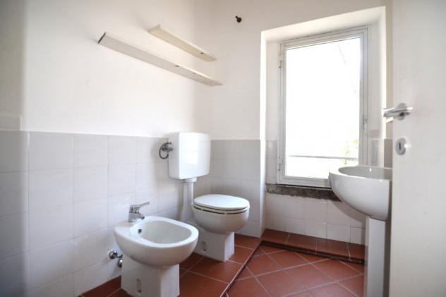 TRILOCALE SU DUE LIVELLI PARZIALMENTE ARREDATO IN CENTRO LECCO – ZONA PEDONALE - Foto 17