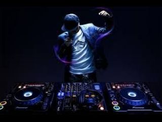 DJ/TECNICO PER EVENTI MUSICALI SERALI IN RESORT E VILLAGGI ITALIA