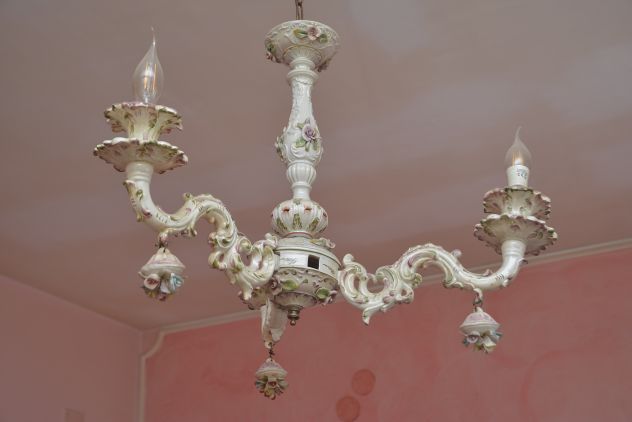 Lampadario in Ceramica di Capodimonte - Stile Barocco/Rococò - Foto 3