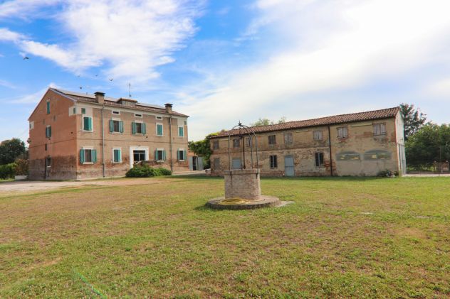 _Gonzaga di Mantova. Corte Dinarella il tutto per diventare il tuo posto