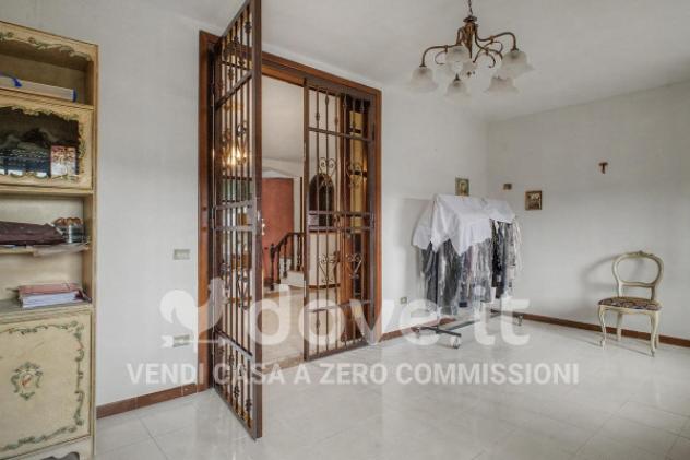 Casa indipendente di 200 m² con più di 5 locali in vendita a Leporano - Foto 11
