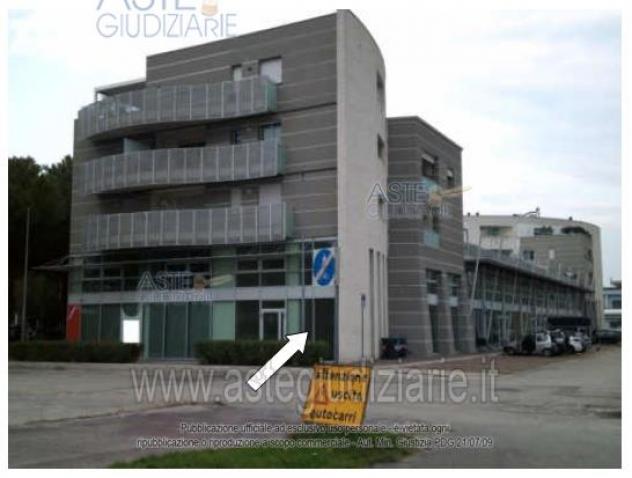 IMMOBILI-IMMOBILE COMMERCIALE-Viale Emilia 12 - Foto 2