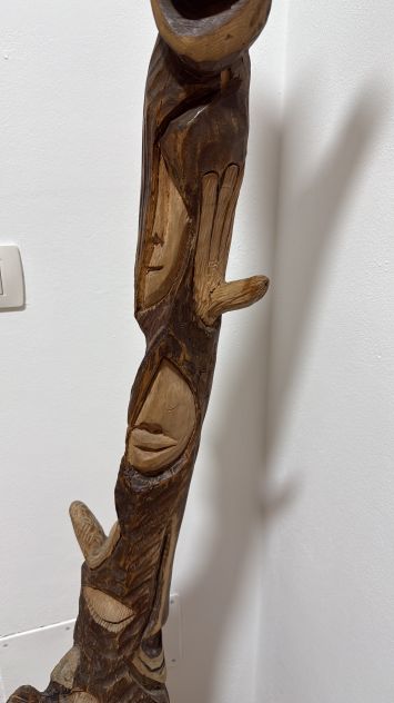 Scultura e opera d'arte in legno firmata