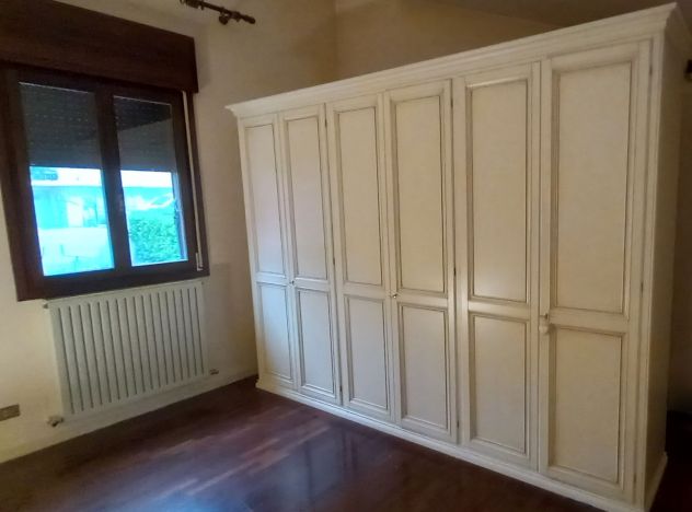 Elegante Armadio Classico 6 Ante – Laccato Avorio/Decapè – Ampia Capienza