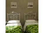 B&B A Maronn Ro'Carmin
