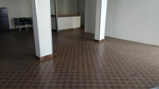 Immobile di 100 m² con 1 locale in vendita a Carpi