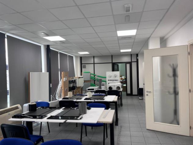 Immobile di 2100 m² con 3 locali in vendita a Brescia - Foto 2