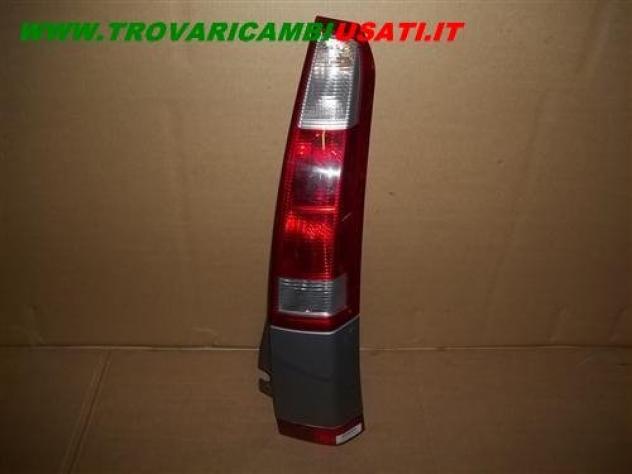 FANALE POST.D. BIANCO - ROSSO OPEL MERIVA (X03)  Parti elettriche  Fanaleria  Fanali  Fanale post. sx. OPEL - MERIVA A - 01-05-2003 - 01-05-2010, OPEL