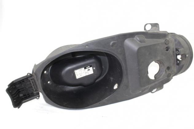 VASCA SOTTOSELLA PORTACASCO APRILIA SCARABEO 200 2007 - 2011 JC92211X92000 HELMET COMPARTMENT - Foto 2