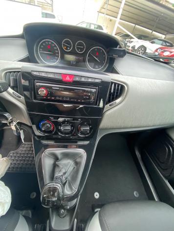 Lancia Ypsilon 1.3 MJT 16V 95 CV 5 porte S&S Silver - Foto 8