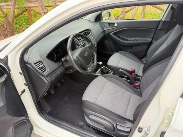 HYUNDAI - i20 - 1.2 5p. Connectline - Foto 6