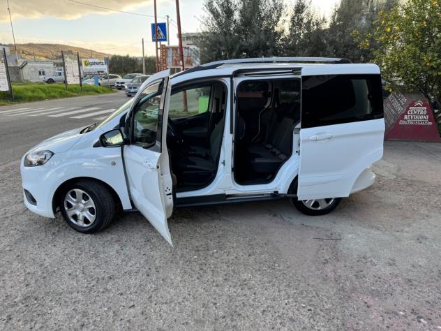 Ford Tourneo Courier 1.5 TDCI 75 CV DIESEL/GPL - Foto 10