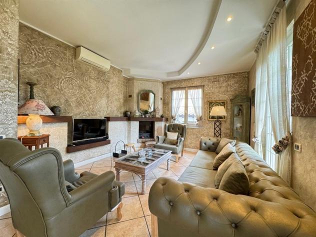 VILLA SINGOLA SU LOTTO DI 820 MQ - Foto 11