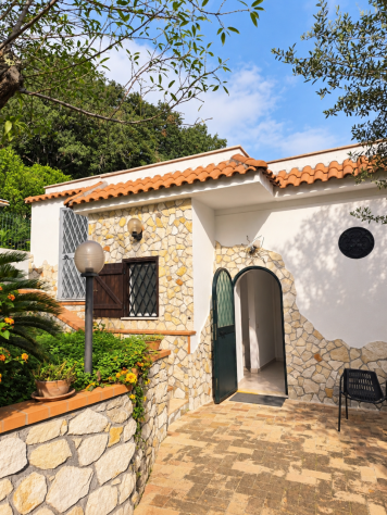 Bifamiliare in vendita a San Felice Circeo