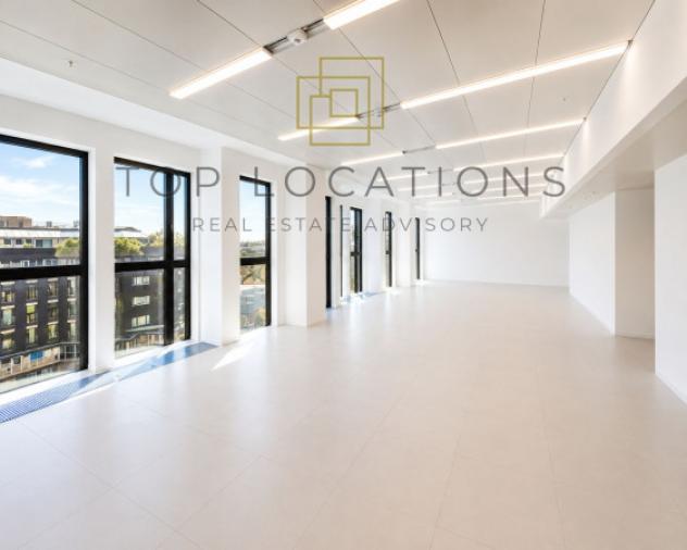 Immobile di 515 m² in affitto a Milano
