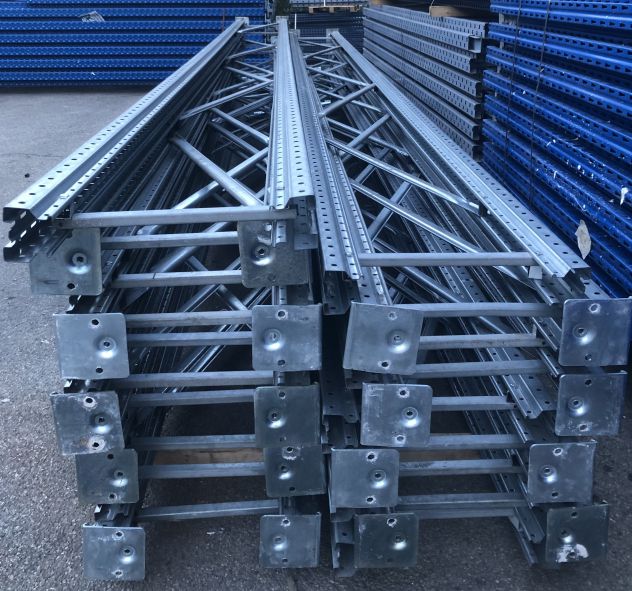 Scaffali versione zincata usati