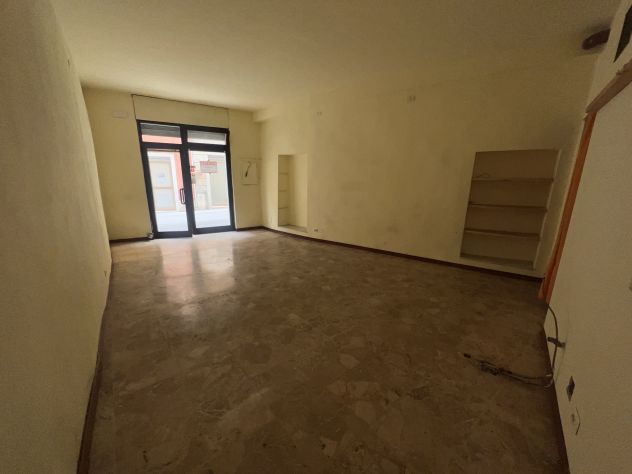 Affittasi fondo commerciale nel Corso di Asciano - Foto 4