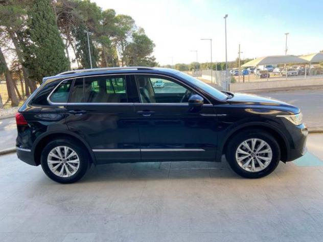 VOLKSWAGEN Tiguan 2.0 TDI 150 CV SCR DSG Life rif. 23795491 - Foto 4