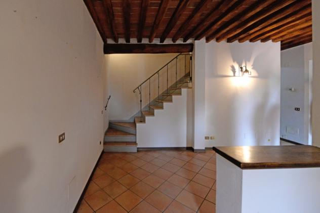 SAN PIERO A SIEVE PORZIONE EDIFICIO COLONICO GIARDINO - Foto 2