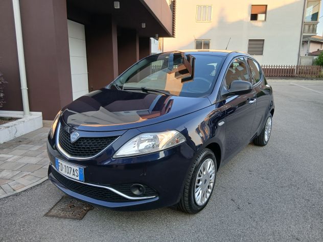 Lancia Ypsilon 1.2 Gold neopatentati finanziabile