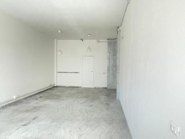 Locale comm.le/Fondo in vendita a Avenza - Carrara 72 mq Rif: 1278291