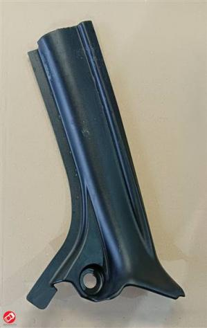 RIVESTIMENTO INT. MONTANTE DX M8