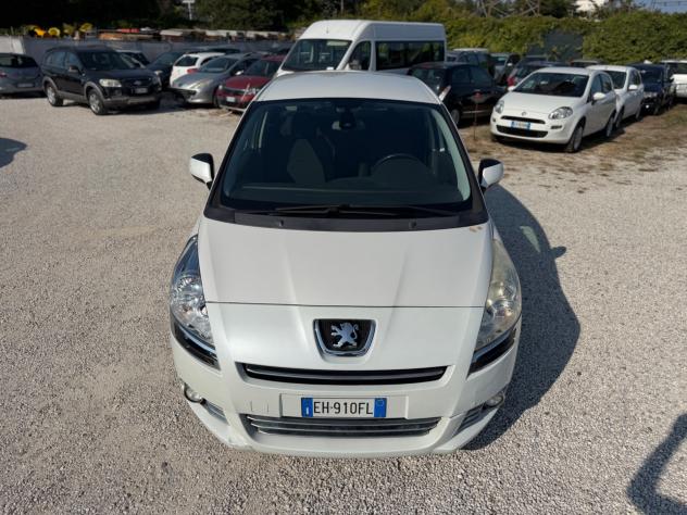 Peugeot 5008 1.6 e-HDi 112CV Stop&Start cambio robotizzato Tecno - Foto 8